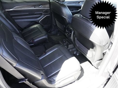 Used 2022 Jeep Grand Cherokee L Limited w/ Black Appearance Package AWD/4WD image 26
