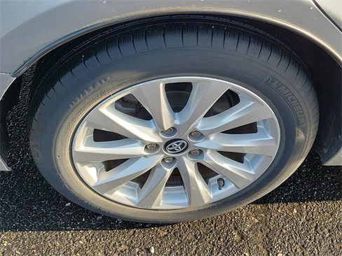 Used 2018 Toyota Camry LE image 24