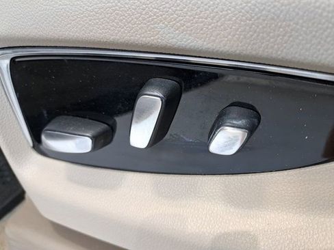 Used 2018 Cadillac Escalade Luxury image 32