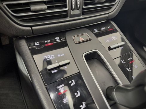 Used 2022 Porsche Macan S image 25