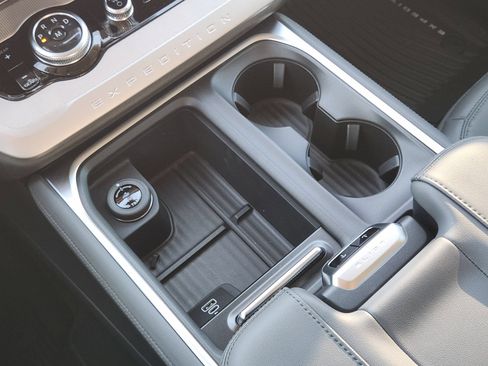 New 2026 Ford Expedition Active RWD image 19