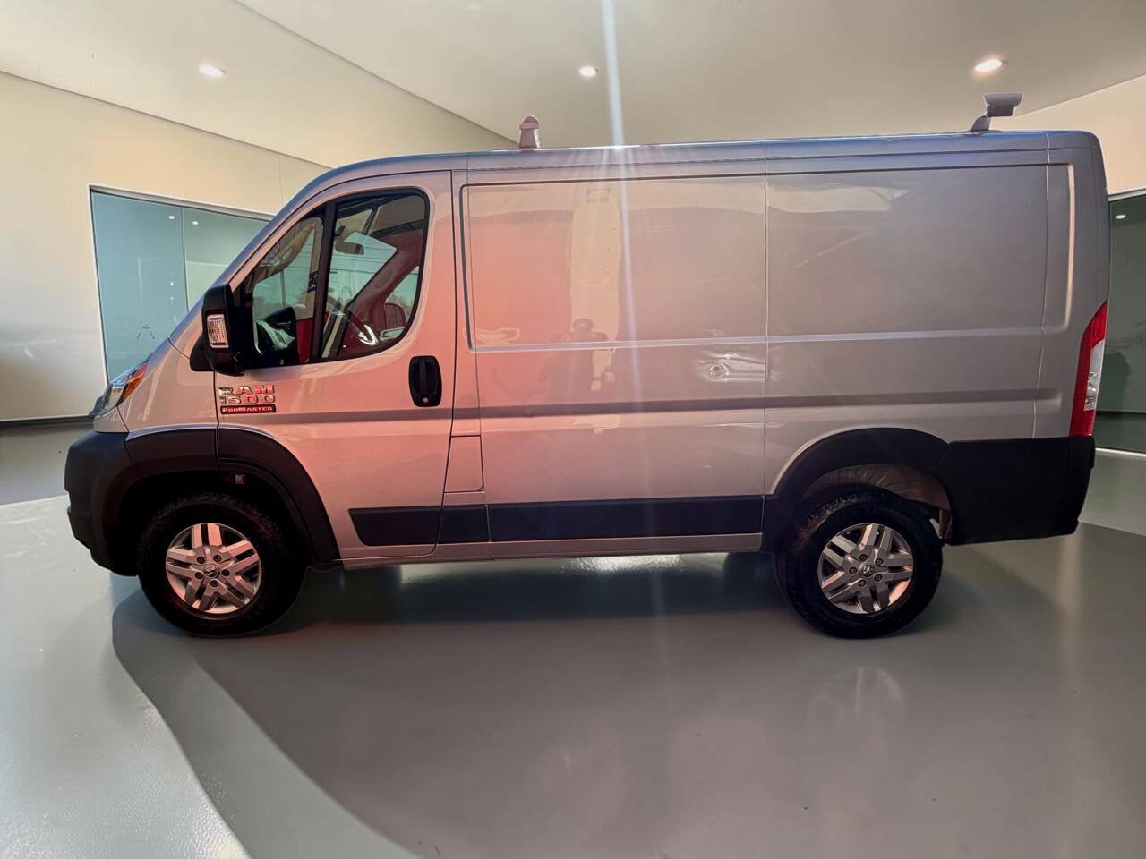 Used 2021 RAM ProMaster 1500 w/ Premium Appearance Group FWD image 3