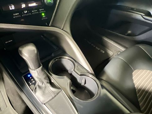 Used 2020 Toyota Camry SE image 22