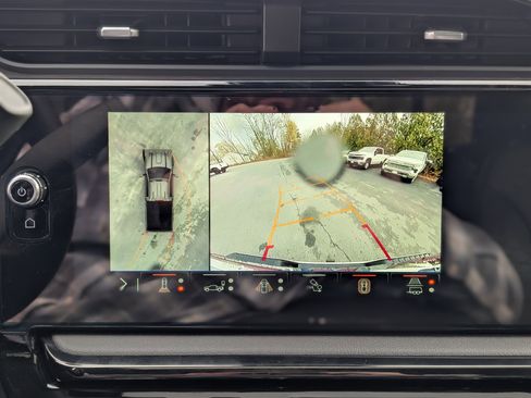 Used 2025 GMC Sierra 2500 AT4 w/ AT4 Premium Plus Package image 3