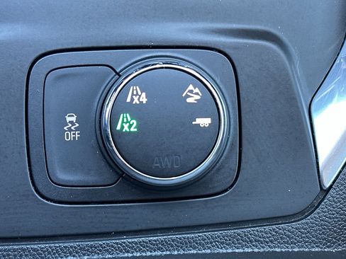 Used 2020 Chevrolet Traverse LT w/ LPO, Floor Liner Package image 24