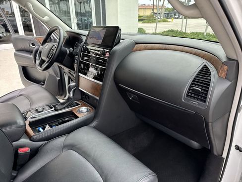Used 2024 Nissan Armada SL w/ Captain's Chairs Package AWD/4WD image 32