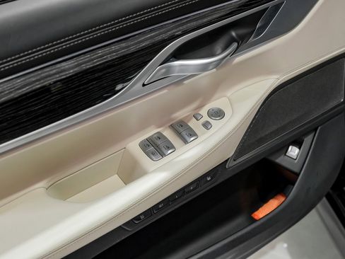 Used 2021 BMW ALPINA B7 xDrive image 41