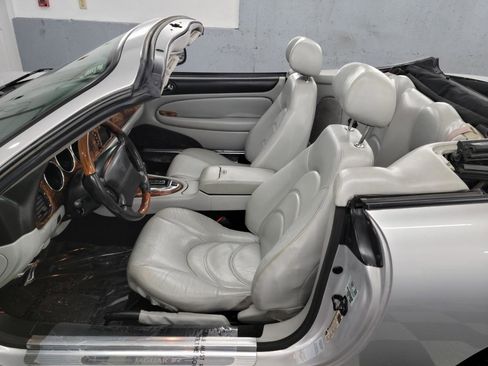 Used 2005 Jaguar XK8 Convertible RWD image 13
