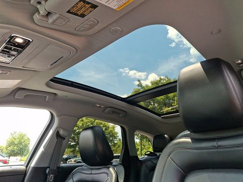 Certified 2021 Lincoln Corsair AWD w/ Premium Package image 16