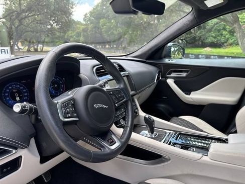 Used 2020 Jaguar F-PACE SVR AWD/4WD image 7