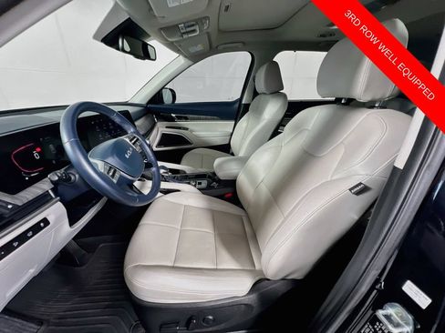 Certified 2023 Kia Telluride EX w/ EX Captain's Chair Package FWD image 22