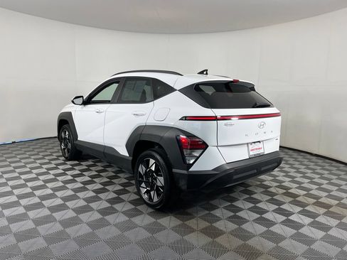 Used 2025 Hyundai Kona SEL AWD/4WD image 3