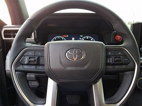 Certified 2025 Toyota Tacoma TRD Off-Road image 25