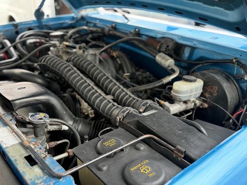 Used 1993 Ford F250 XLT image 8