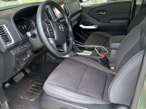 Used 2024 Nissan Frontier SV w/ Technology Package RWD image 6