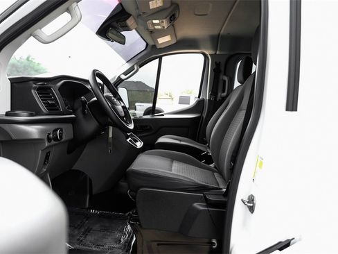 Used 2021 Ford Transit 350 XLT image 3