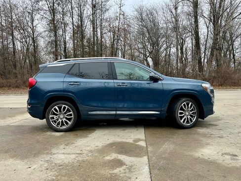 Used 2024 GMC Terrain Denali w/ Denali Premium Package image 4