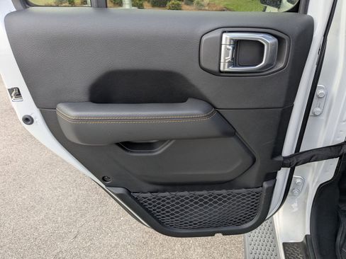 Used 2021 Jeep Wrangler Unlimited Sahara image 27