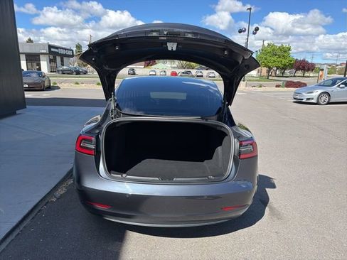 Used 2018 Tesla Model 3 Mid Range image 8