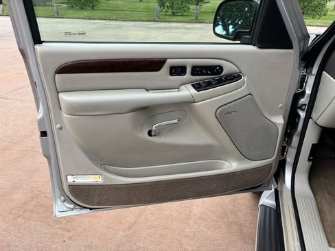 Used 2005 Cadillac Escalade 2WD image 13
