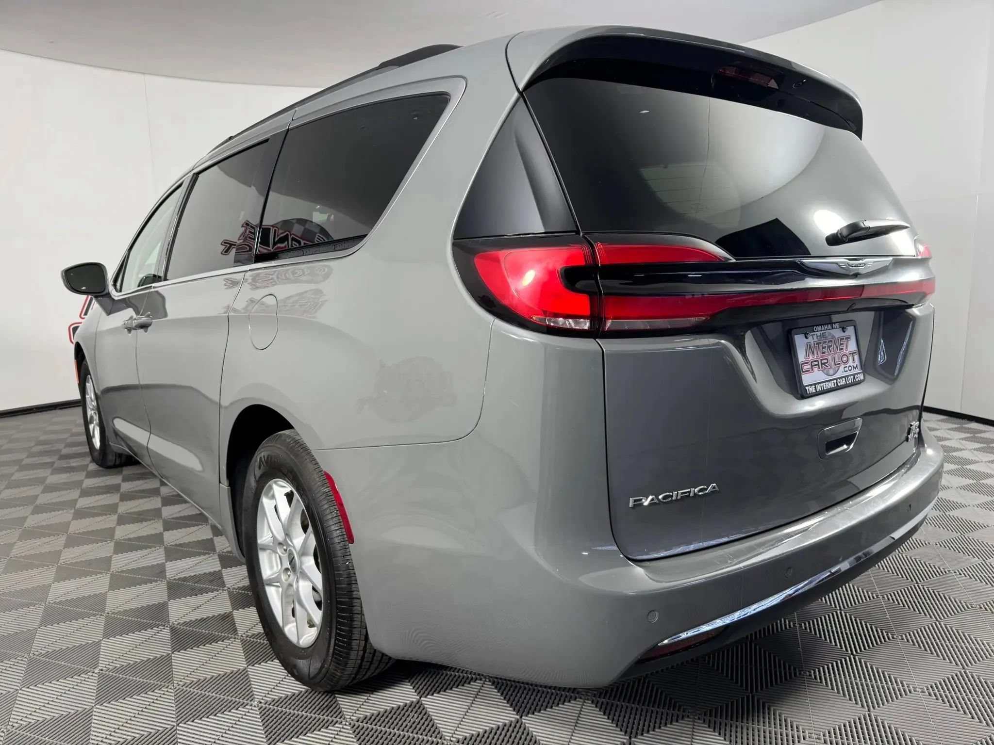 Used 2022 Chrysler Pacifica Touring-L FWD image 26