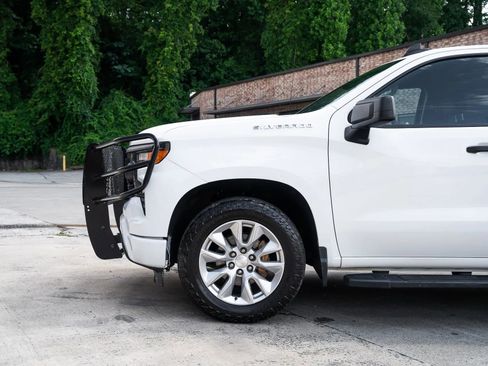 Used 2022 Chevrolet Silverado 1500 Custom RWD image 3