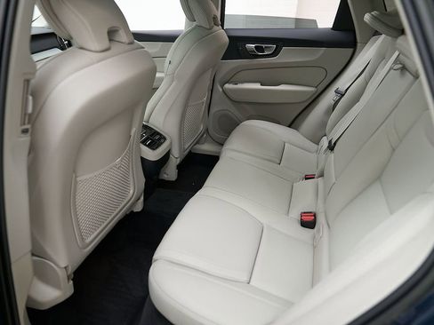 Certified 2023 Volvo XC60 B6 Ultimate w/ Protection Package Premier AWD/4WD image 20