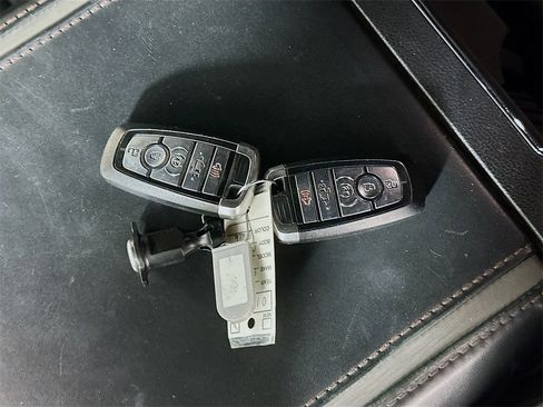 Used 2019 Ford F150 Platinum image 36