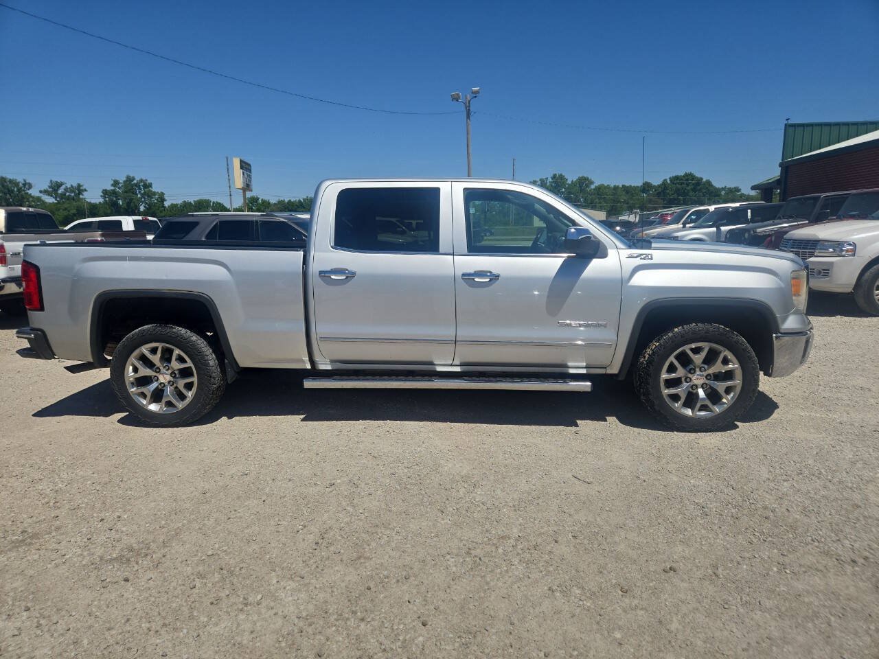 Used 2015 GMC Sierra 1500 SLT w/ SLT Crew Cab Value Package AWD/4WD image 2