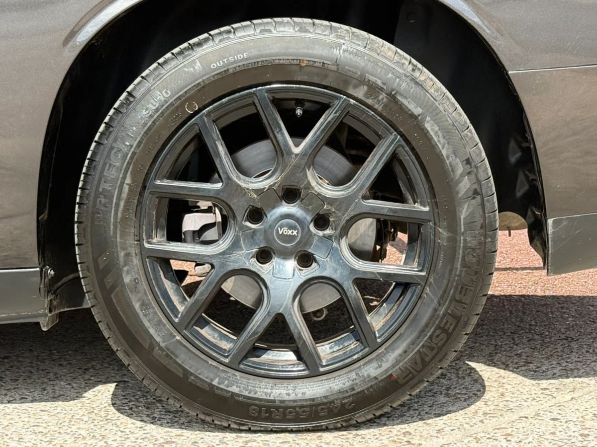 Used 2013 Dodge Challenger R/T RWD image 27