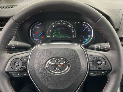 Used 2024 Toyota RAV4 SE w/ Weather & Moonroof Package image 25