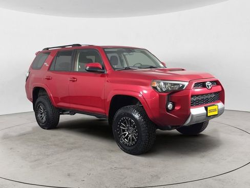 Used 2019 Toyota 4Runner TRD Off-Road AWD/4WD image 7