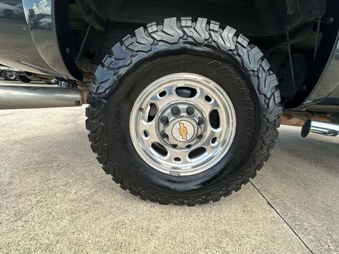Used 2004 Chevrolet Silverado 2500 LT w/ Skid Plate Package AWD/4WD image 14