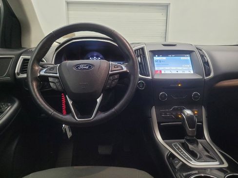 Used 2018 Ford Edge SEL w/ Equipment Group 201A AWD/4WD image 22