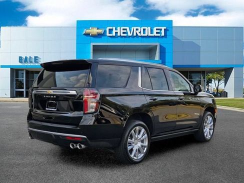Used 2024 Chevrolet Tahoe High Country AWD/4WD image 3