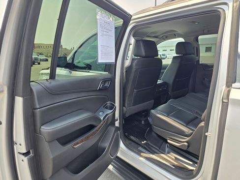 Used 2018 Chevrolet Suburban LT AWD/4WD image 16
