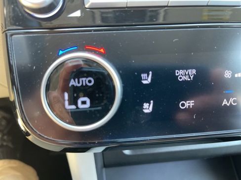 Used 2025 Hyundai Tucson Limited image 30