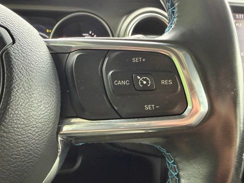 Used 2022 Jeep Wrangler Unlimited Rubicon 4xe w/ Cold Weather Group AWD/4WD image 15