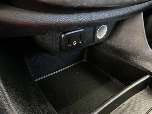 Used 2019 Chevrolet Traverse LT FWD image 32