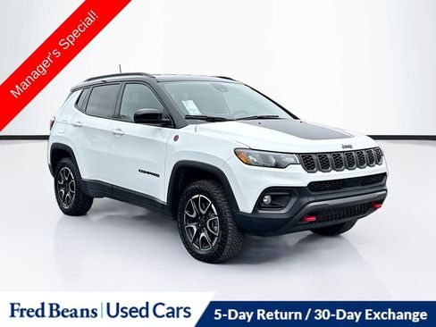 Used 2026 Jeep Compass Trailhawk AWD/4WD image 1