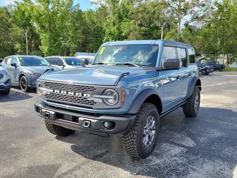Used 2025 Ford Bronco Badlands AWD/4WD image 3