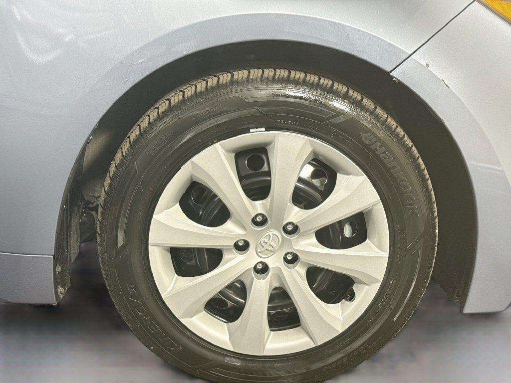 Used 2024 Toyota Corolla LE FWD image 30