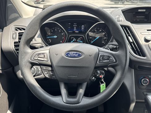 Used 2017 Ford Escape SE AWD/4WD image 3