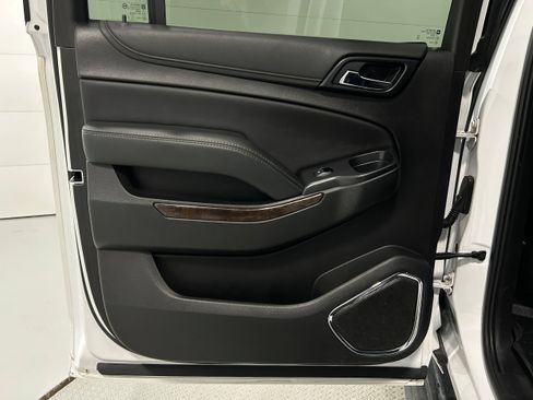 Used 2019 Chevrolet Suburban LT AWD/4WD image 26