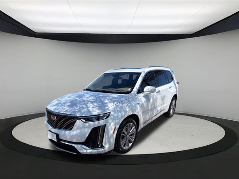 Used 2024 Cadillac XT6 Premium Luxury w/ Platinum Package AWD/4WD image 3