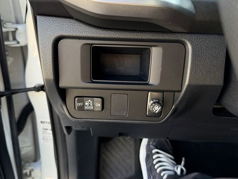 Used 2017 Toyota Tacoma SR5 image 20