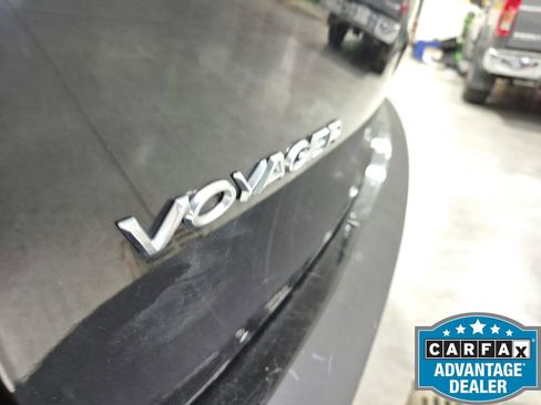 Used 2022 Chrysler Voyager LX FWD image 32