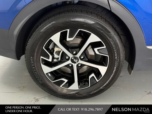 Used 2024 Kia Sportage EX FWD image 11