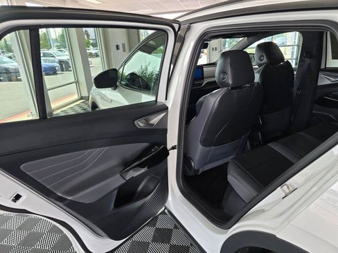 Used 2023 Volkswagen ID.4 Pro S AWD/4WD image 35