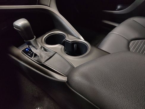 Used 2021 Toyota Camry SE w/ Convenience Package FWD image 26